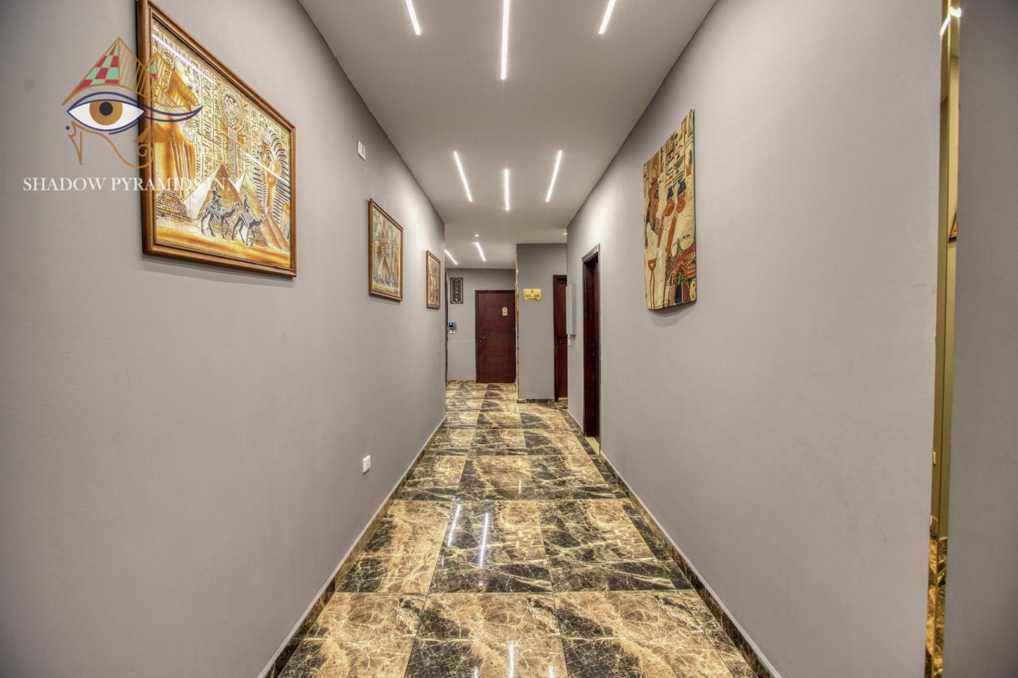 Shadow Pyramids And Jacuzzi Hostel Kafret el-Gabal